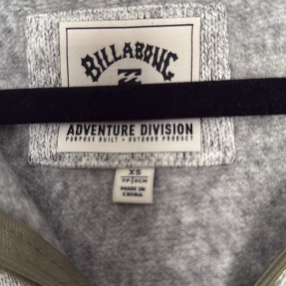 Billabong Gray oversized Hooded Sweatshirt with Quarter-Zip. - Picture 4 of 6